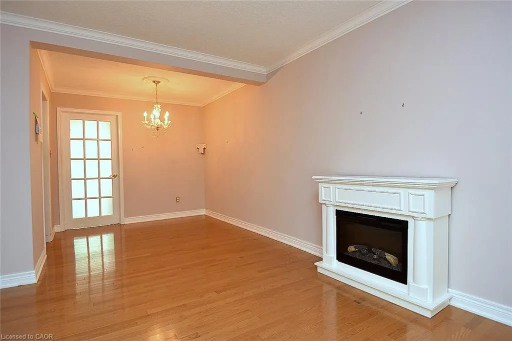 81 Aylmer Crescent