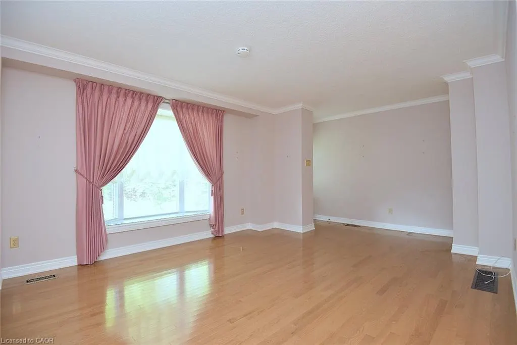81 Aylmer Crescent