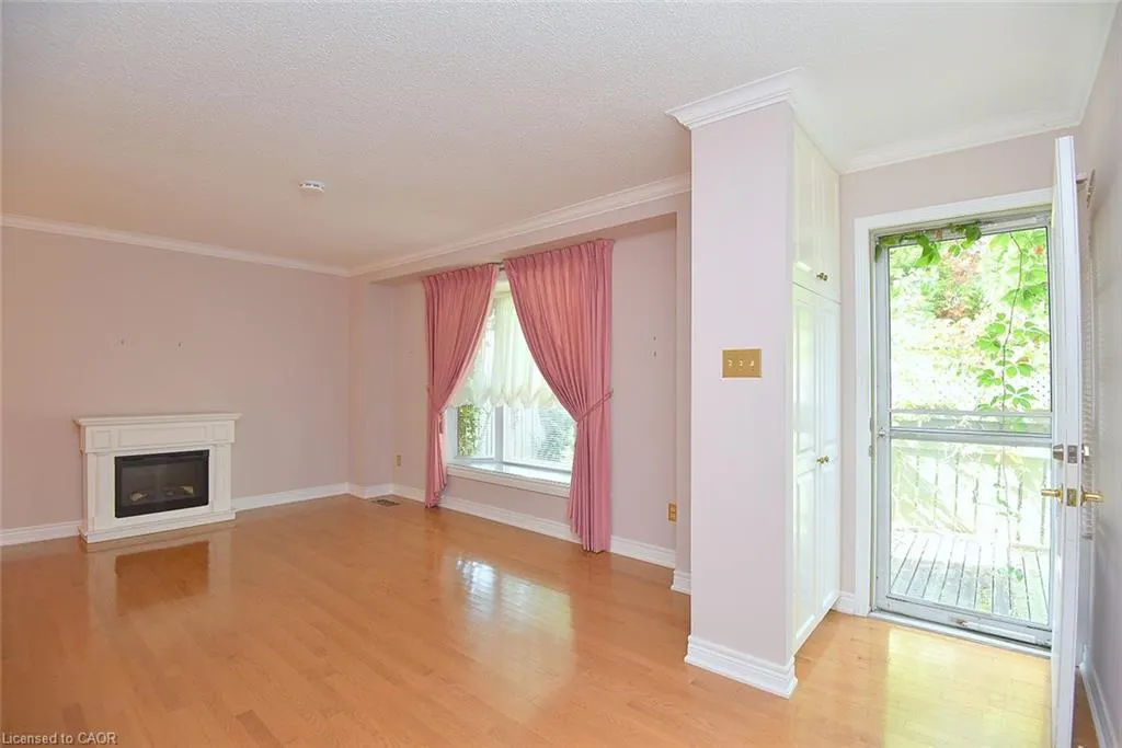 81 Aylmer Crescent