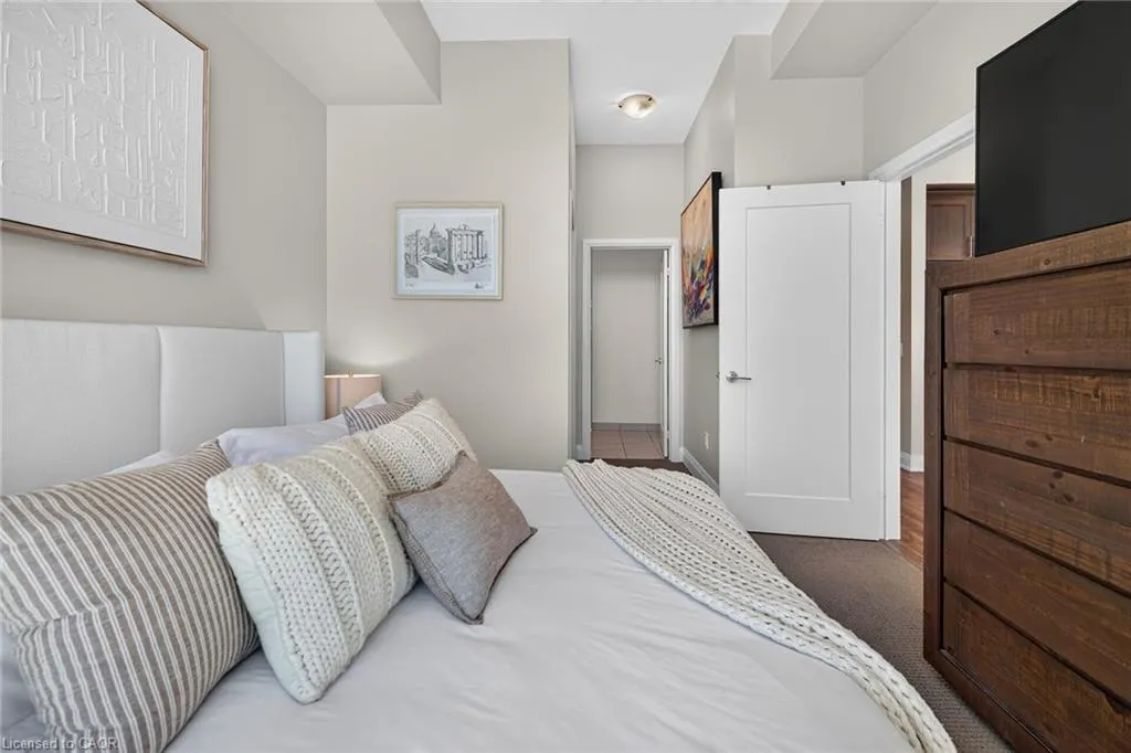 16 Concord Place #PH613