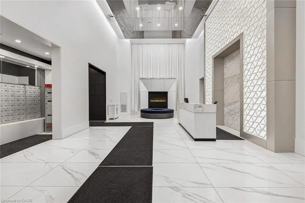 16 Concord Place #PH613