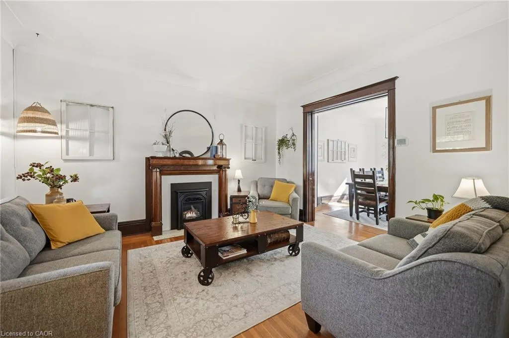 35 Fairleigh Avenue S