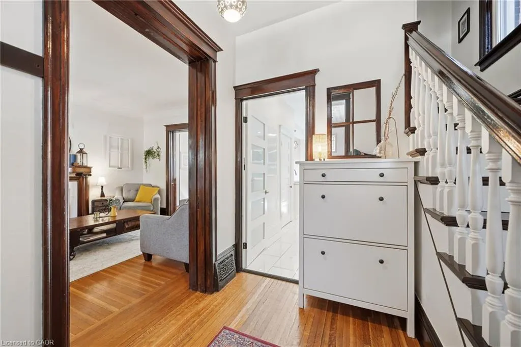 35 Fairleigh Avenue S