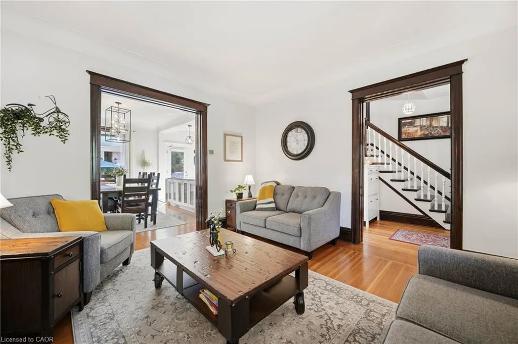35 Fairleigh Avenue S