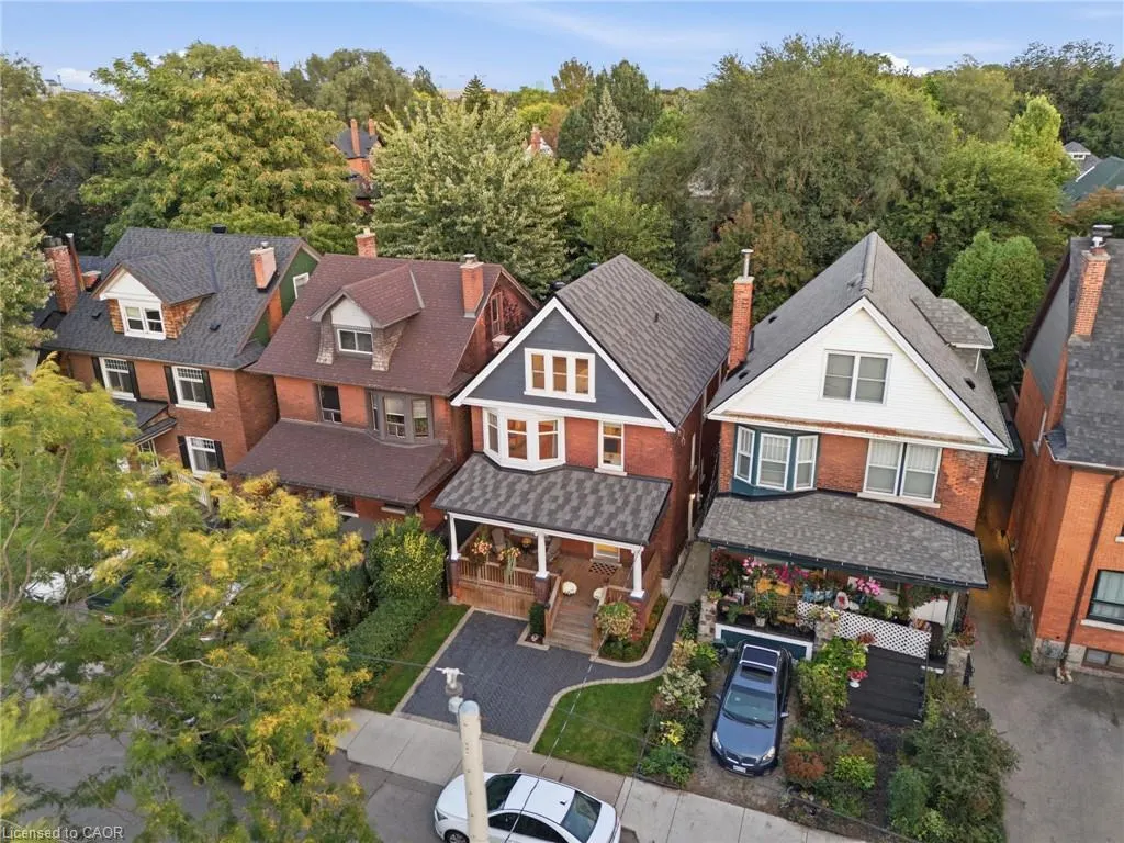 35 Fairleigh Avenue S