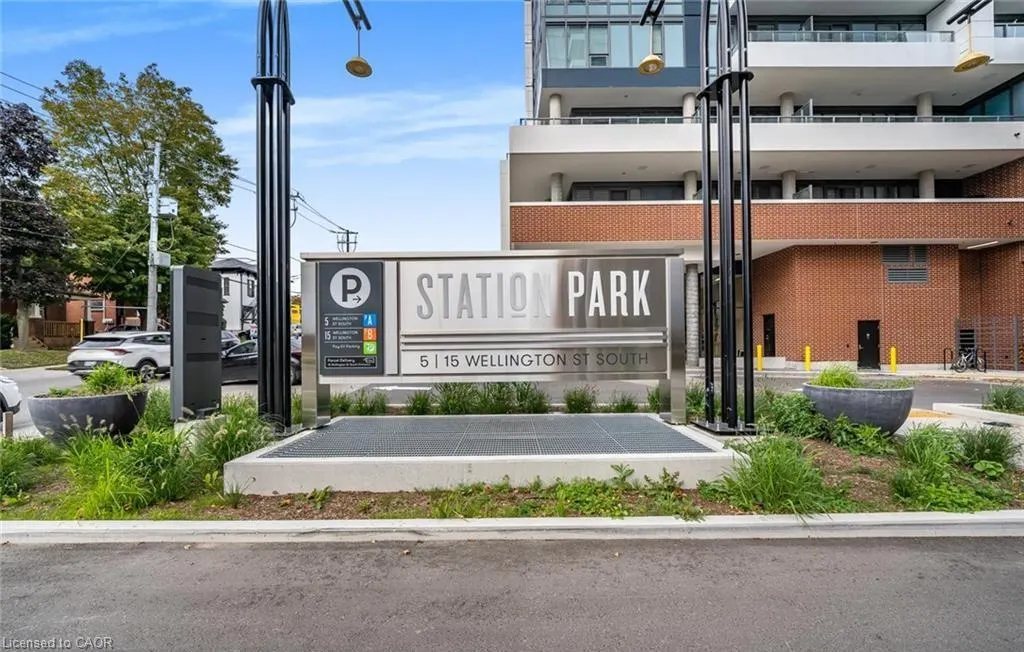 5 Wellington Street #1703