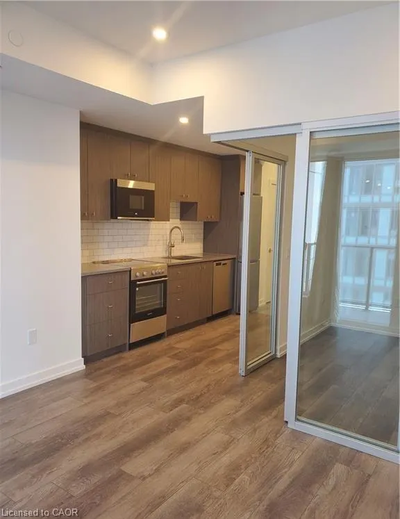 5 Wellington Street #1703