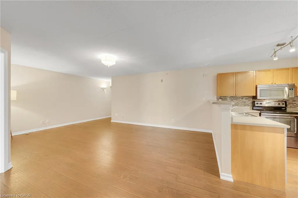 2075 Appleby Line #102