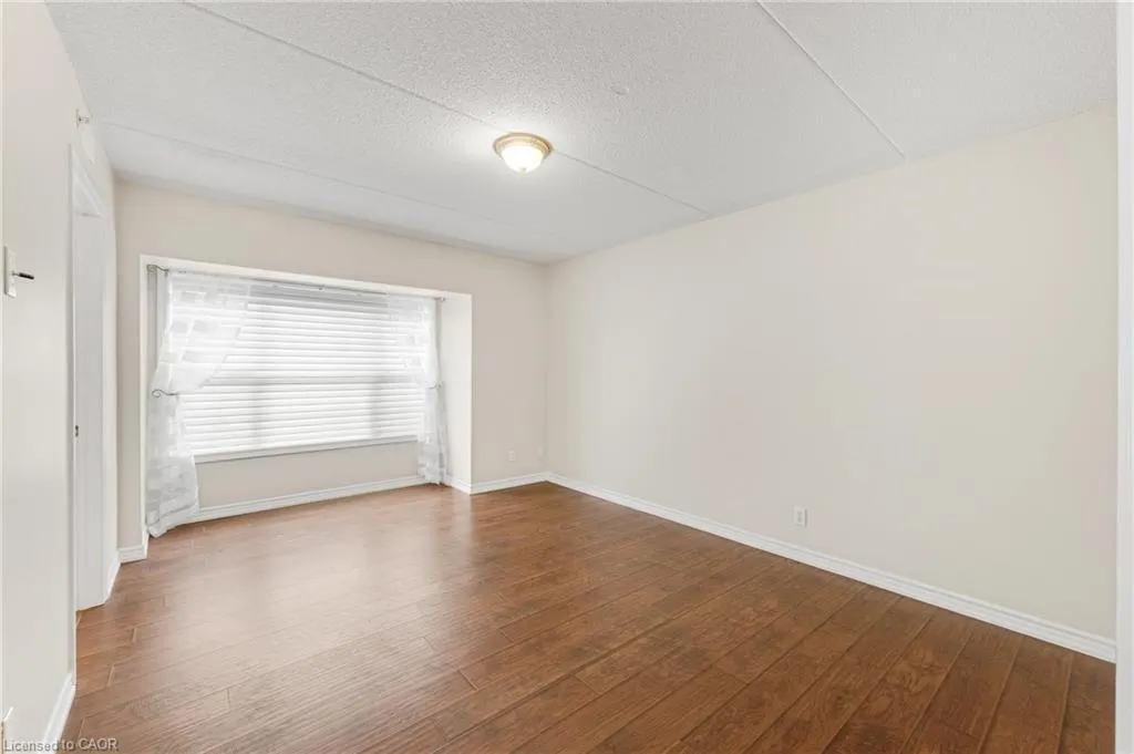 2075 Appleby Line #102