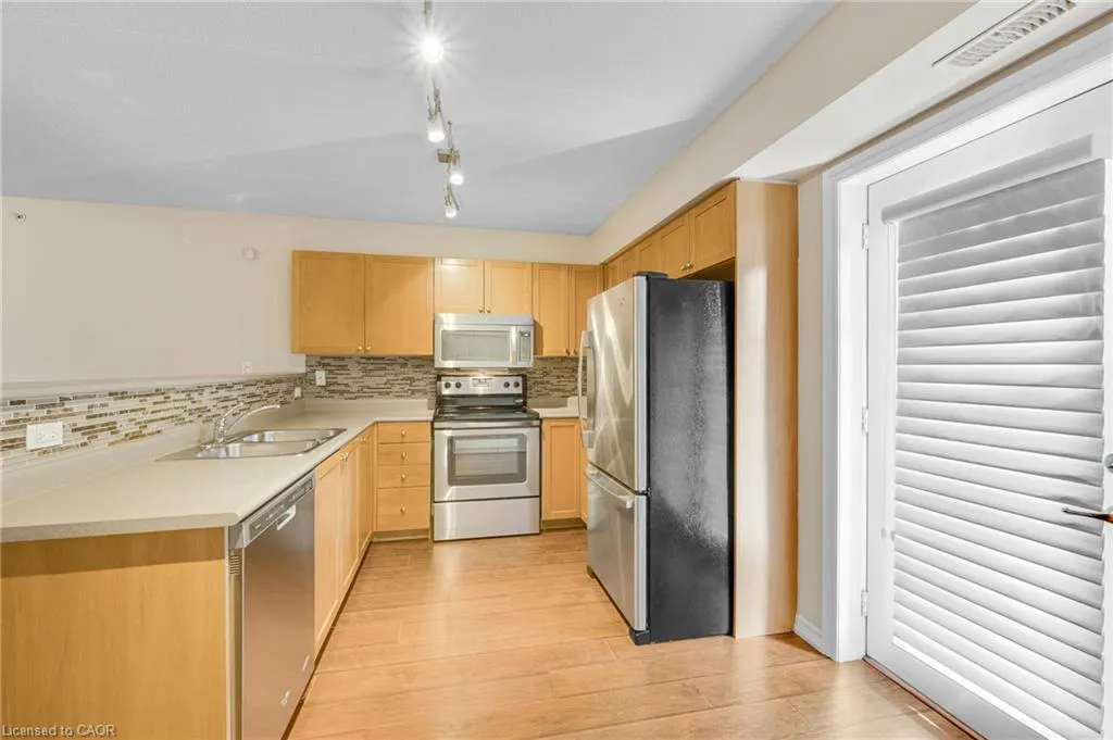 2075 Appleby Line #102