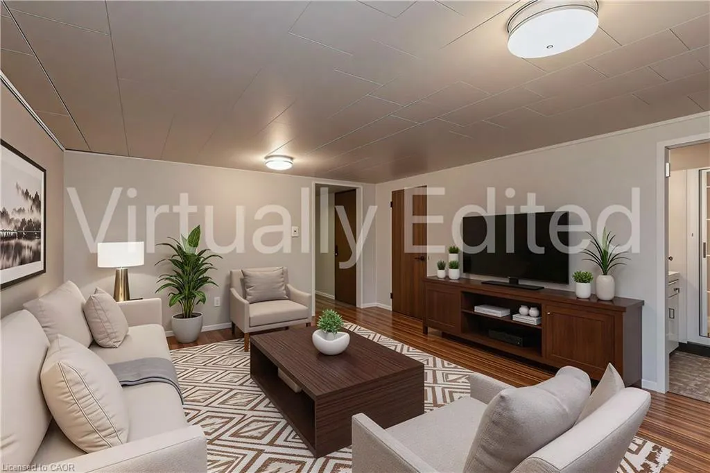 2104 Emerald Crescent