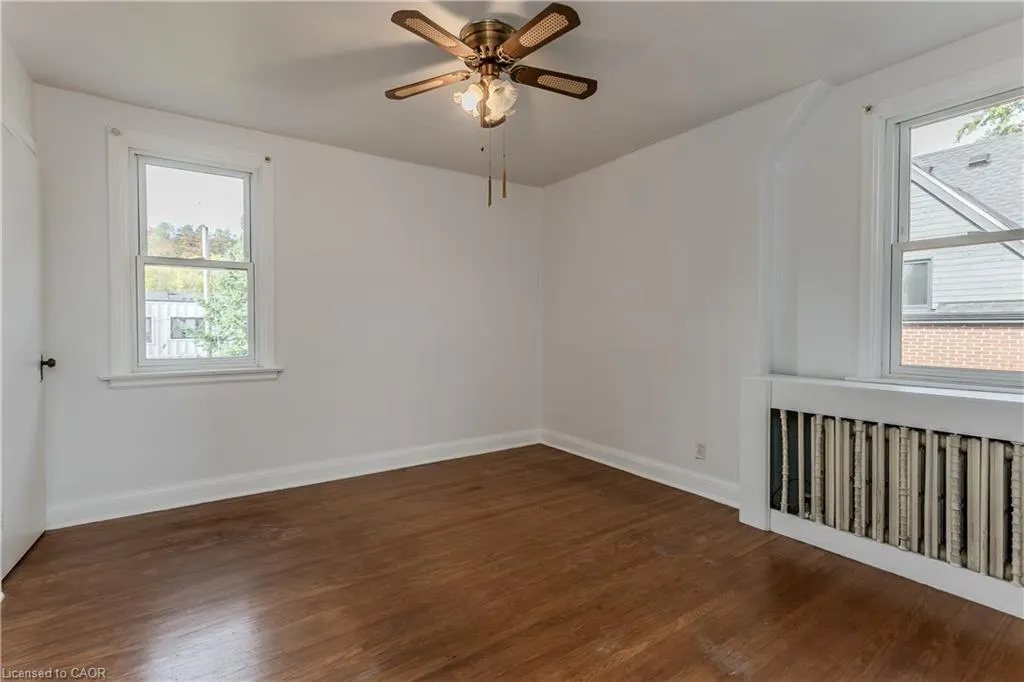 2104 Emerald Crescent