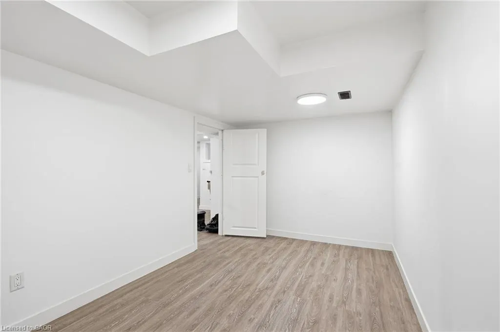 400 Stonehenge Drive #8
