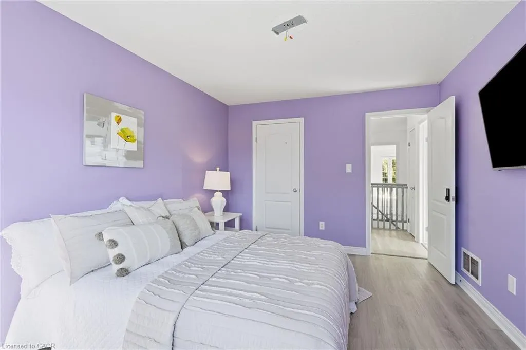 400 Stonehenge Drive #8