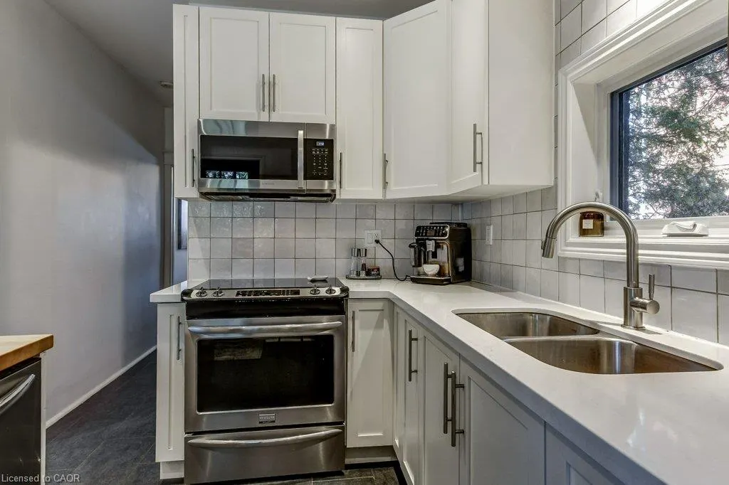 43 Rosslyn Avenue S