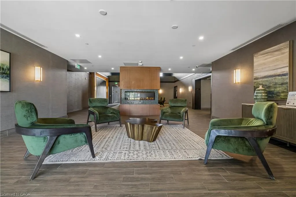 450 Dundas Street E #1005