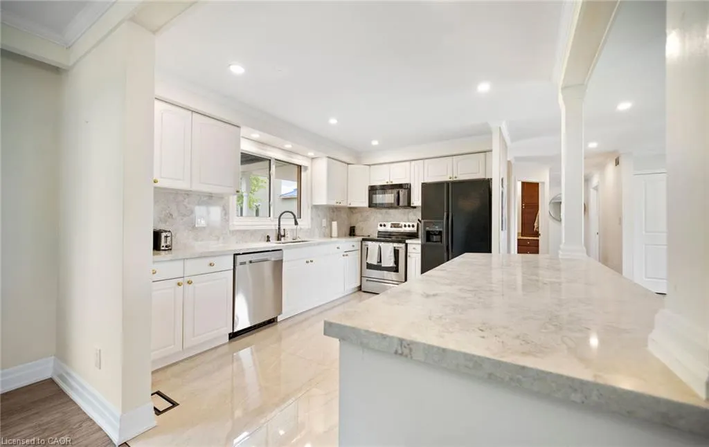 17 Wendakee Drive