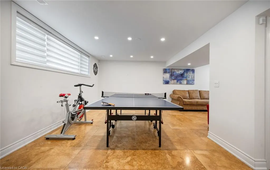 17 Wendakee Drive