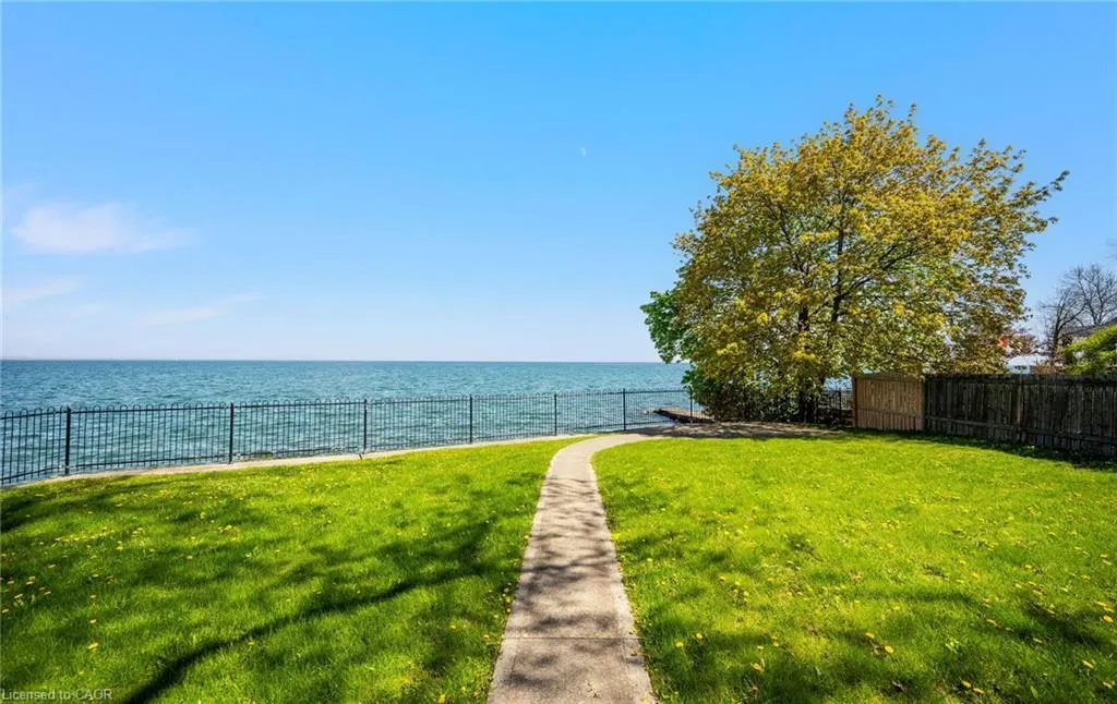17 Wendakee Drive