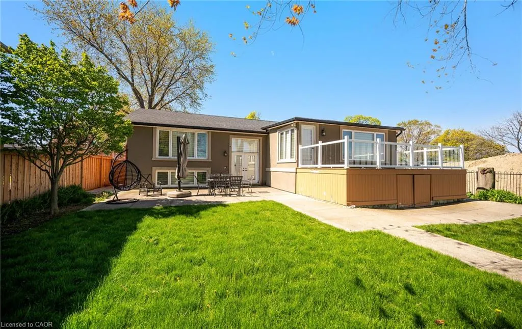 17 Wendakee Drive