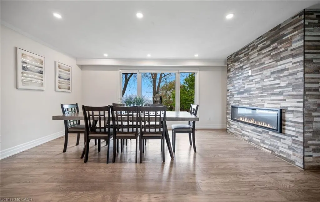 17 Wendakee Drive