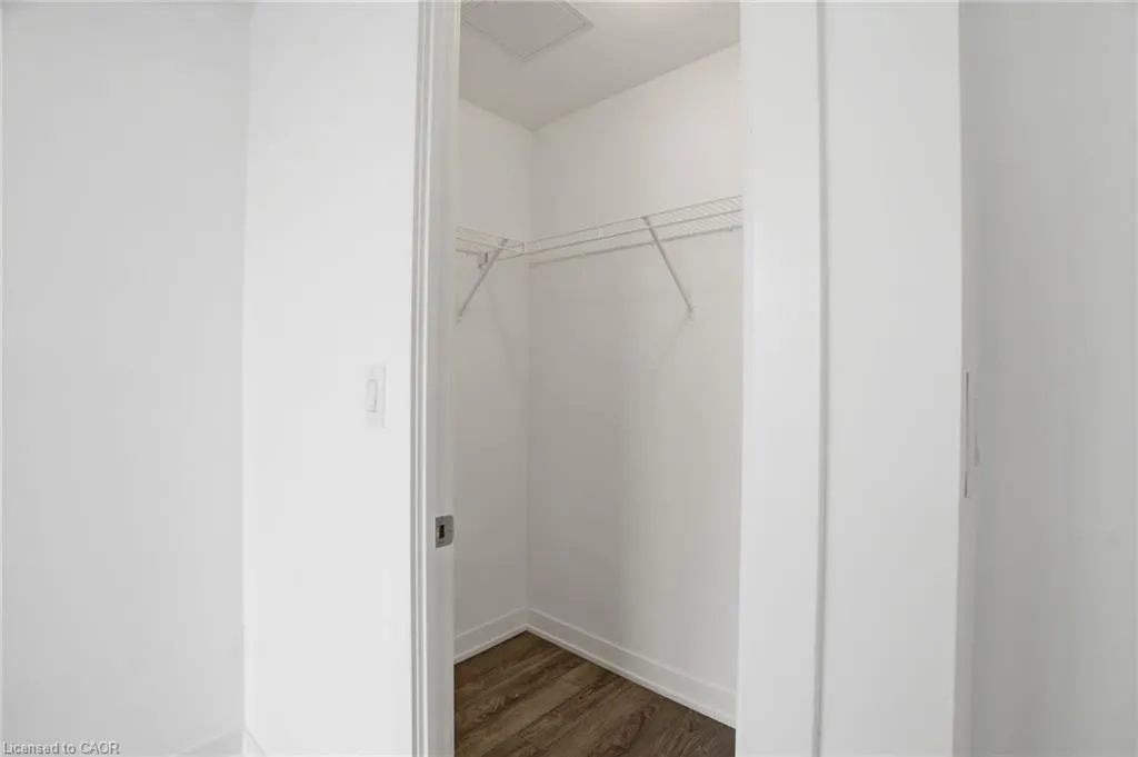 550 North Service Road #1201