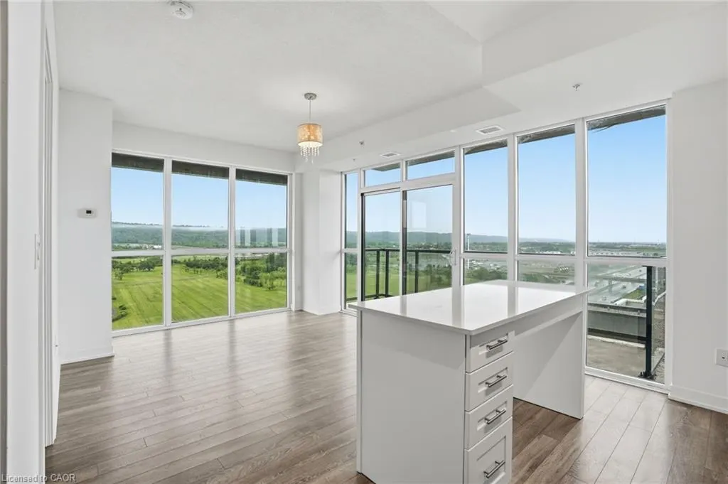 550 North Service Road #1201