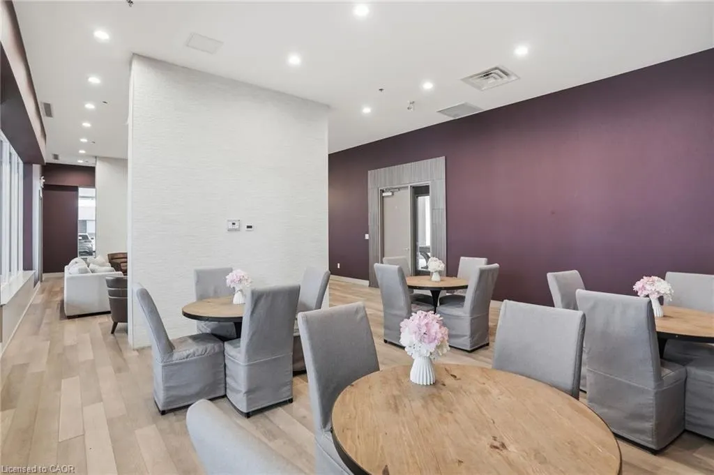 550 North Service Road #1201