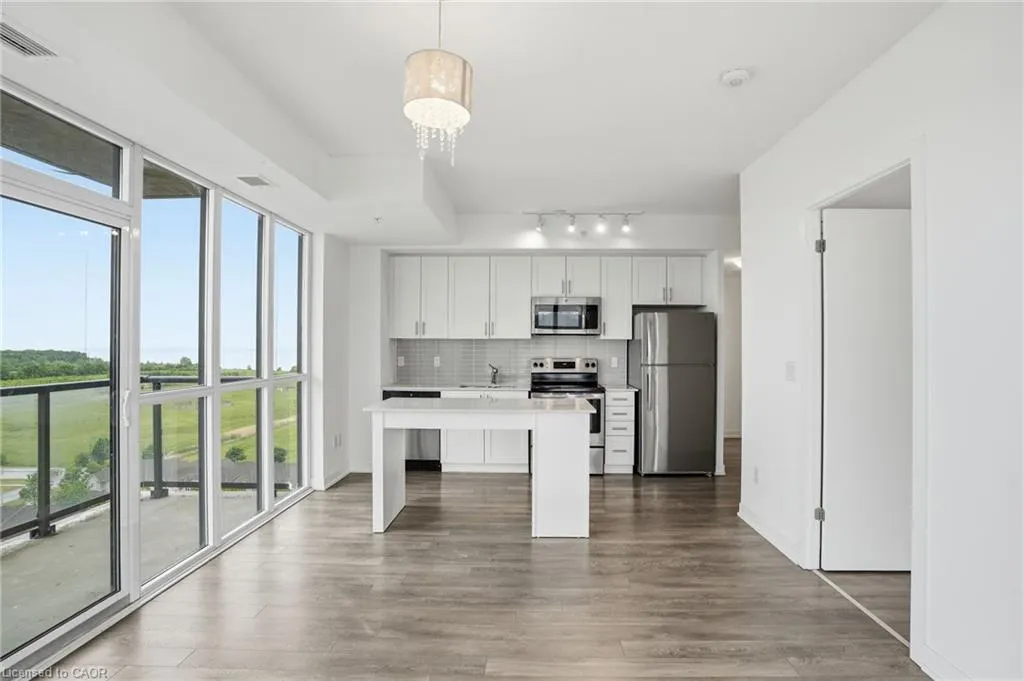 550 North Service Road #1201