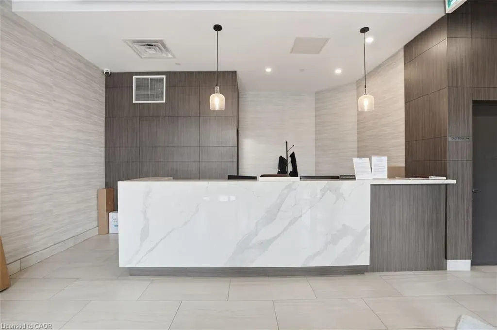 550 North Service Road #1201