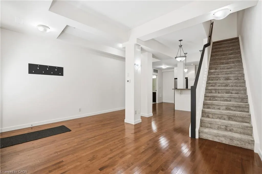 49 Ontario Street #8