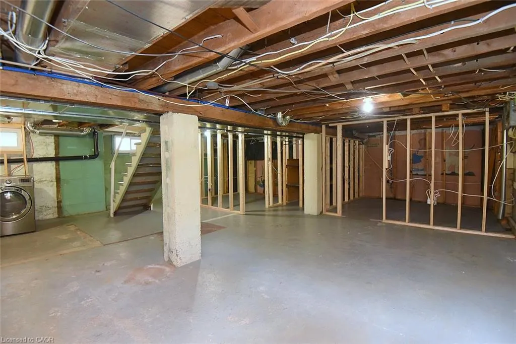 6 Nelles Boulevard