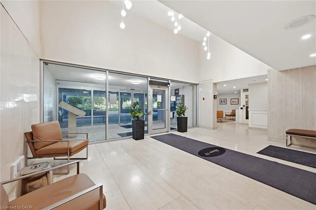 75 Queen Street N #1903