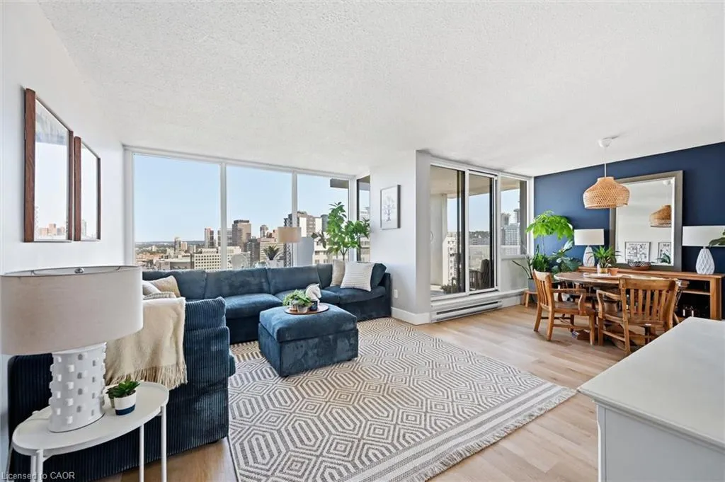 75 Queen Street N #1903