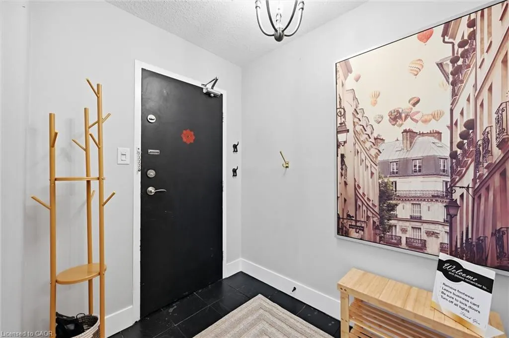 75 Queen Street N #1903