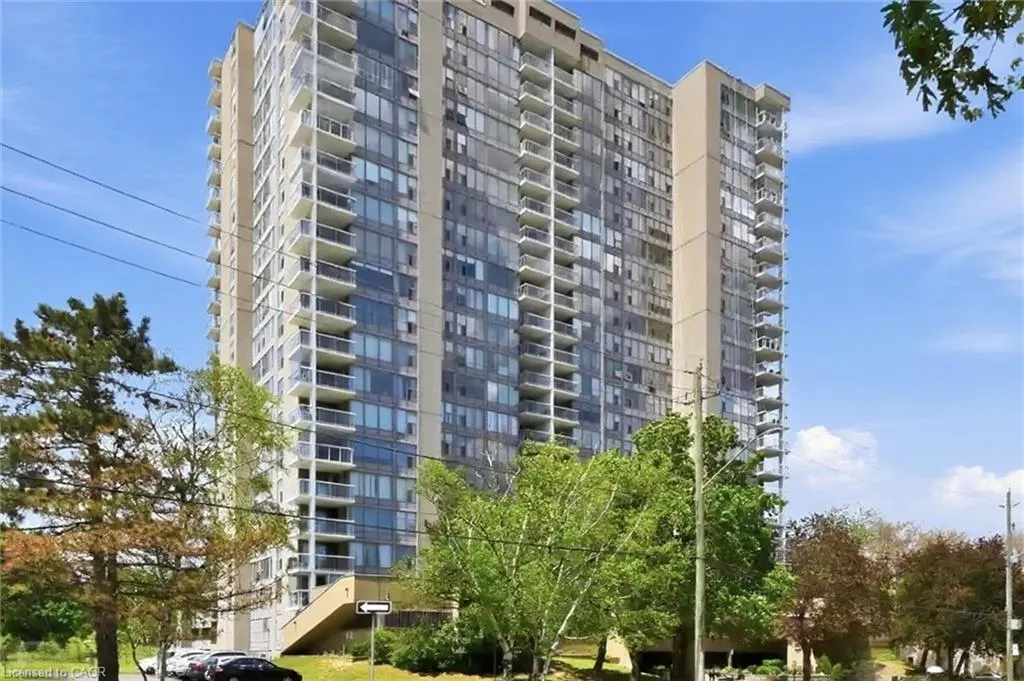 75 Queen Street N #1903
