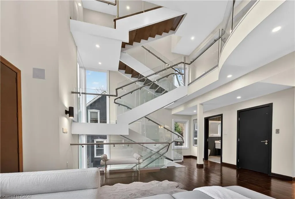 237B Main Street W