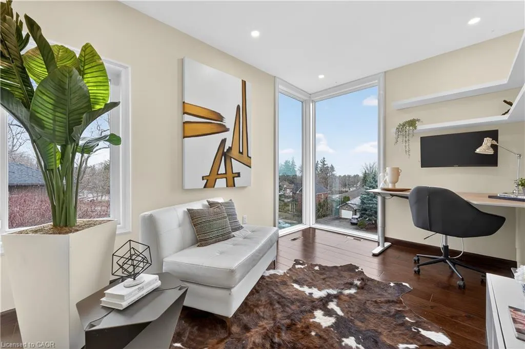 237B Main Street W