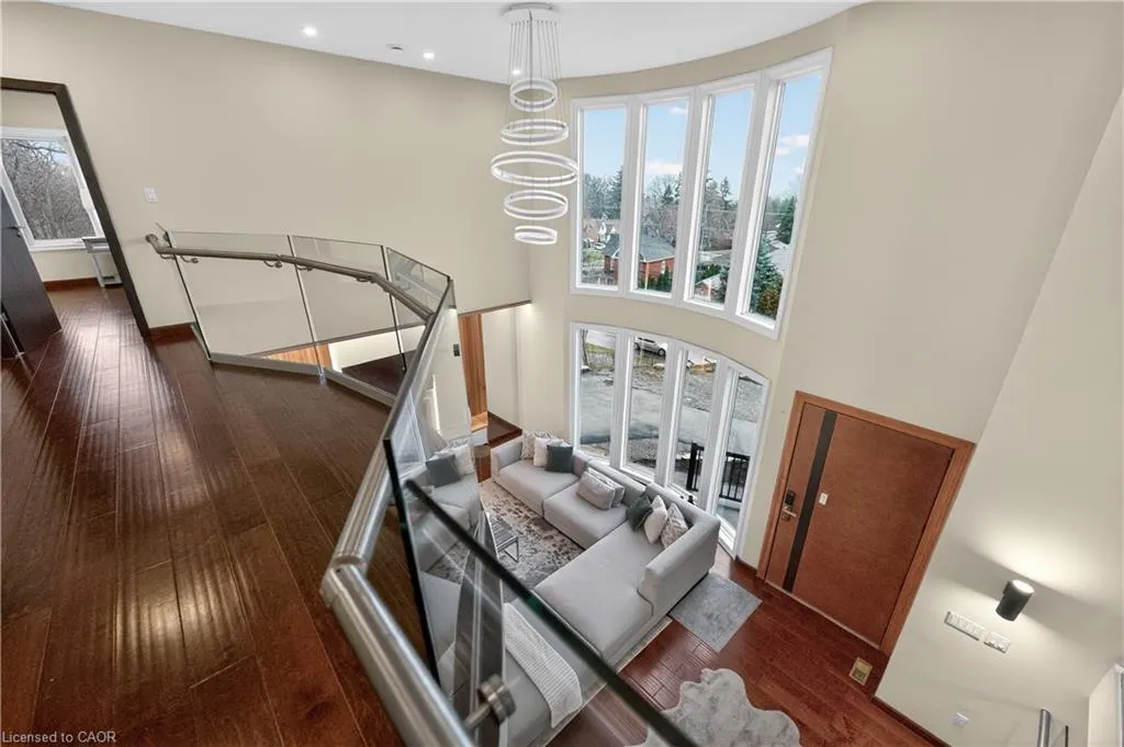 237B Main Street W