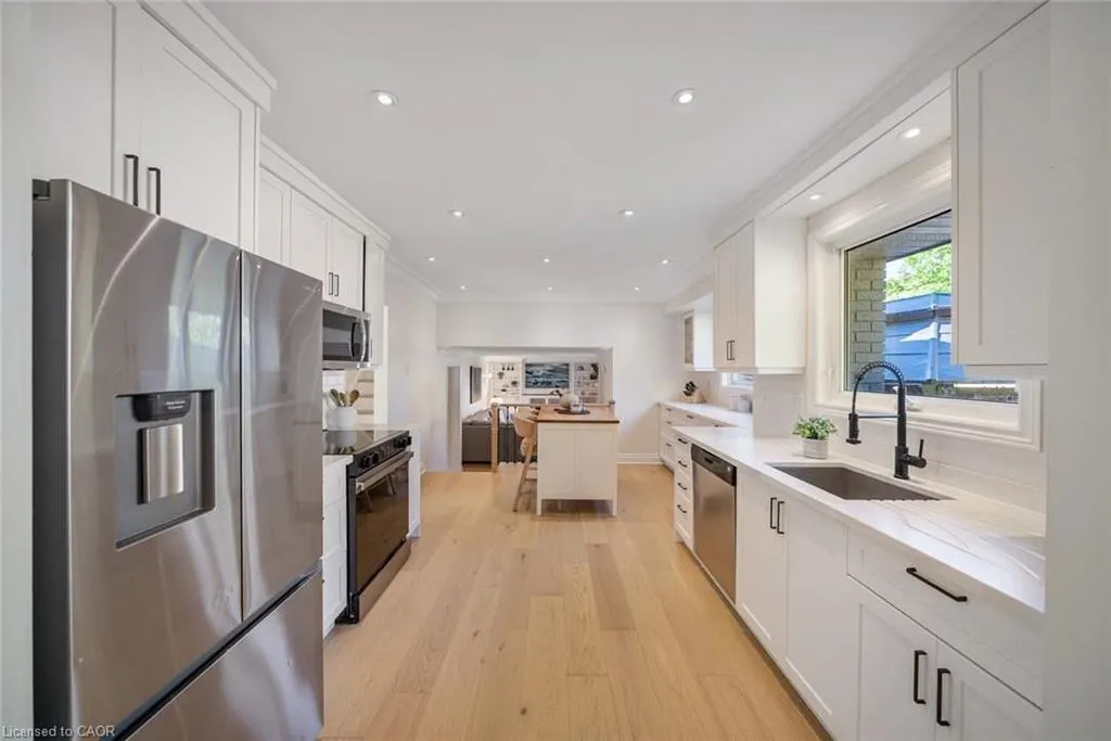 134 Fairwood Place W