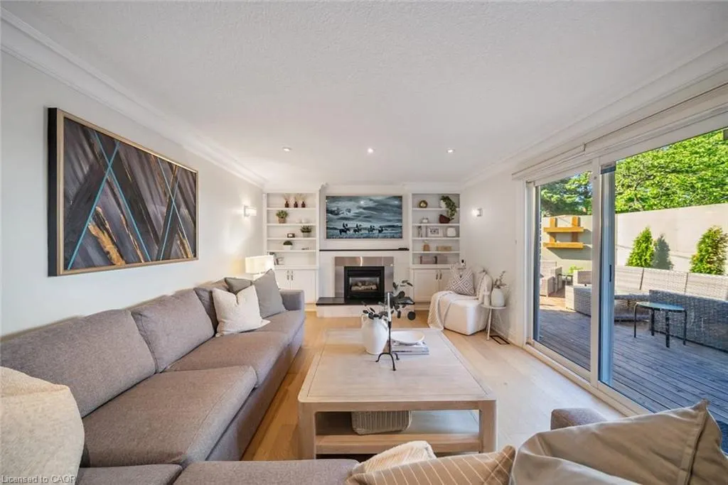 134 Fairwood Place W