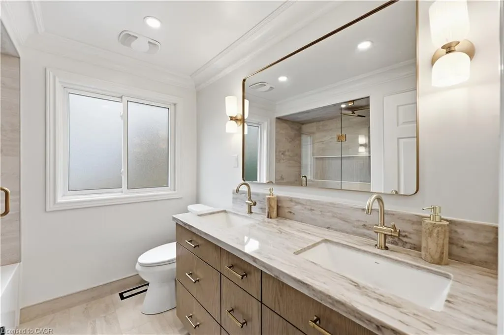 134 Fairwood Place W