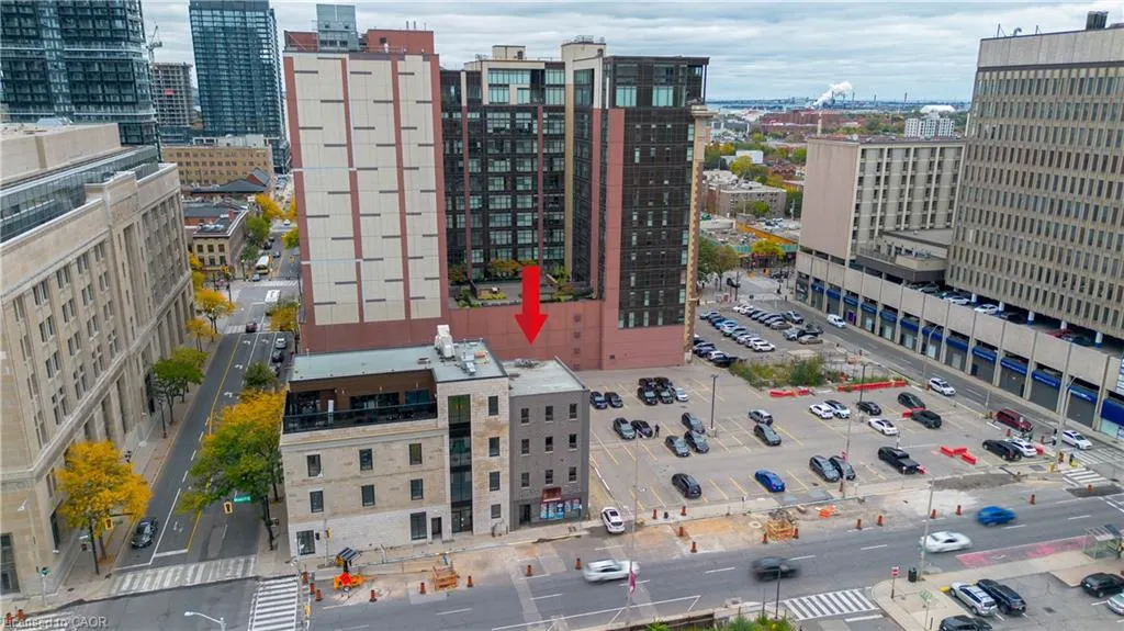 71 Main Street E
