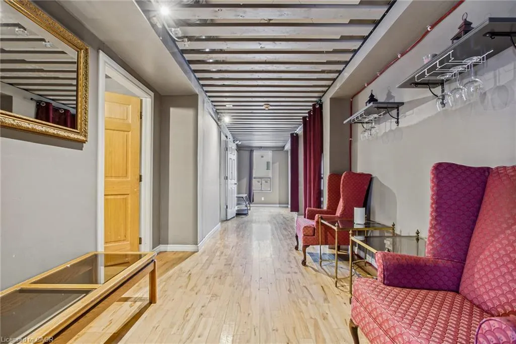 71 Main Street E
