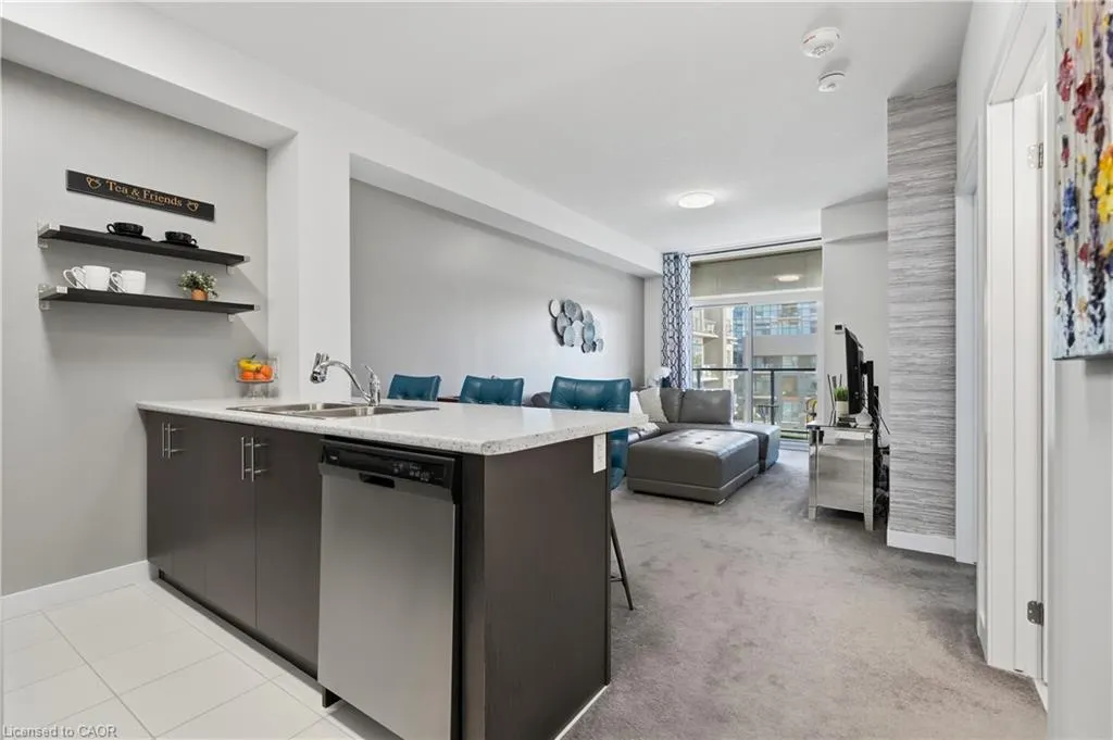 450 Dundas Street E #425
