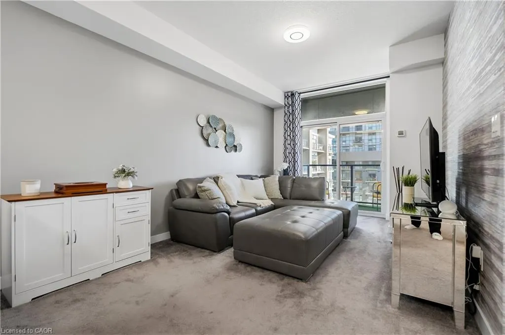 450 Dundas Street E #425