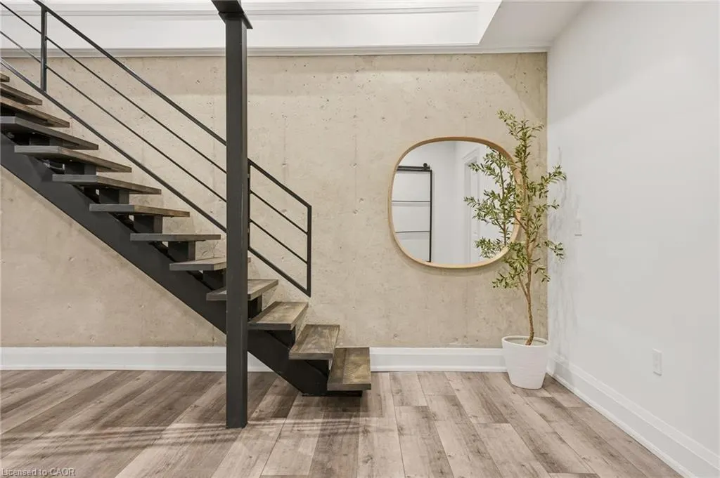 175 North Shore Boulevard W