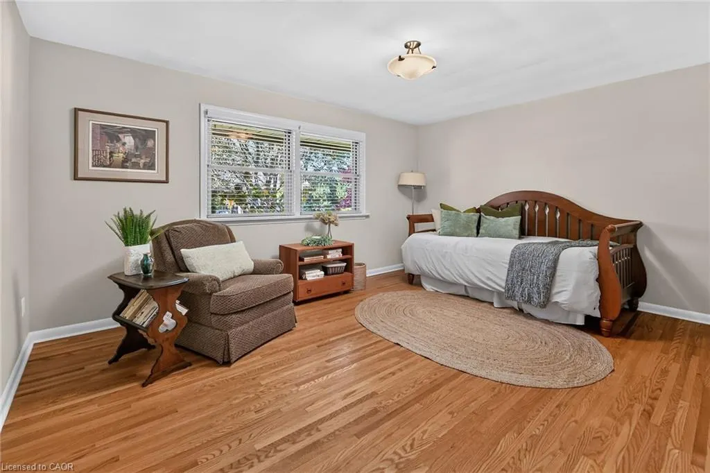 12 Baker Road N