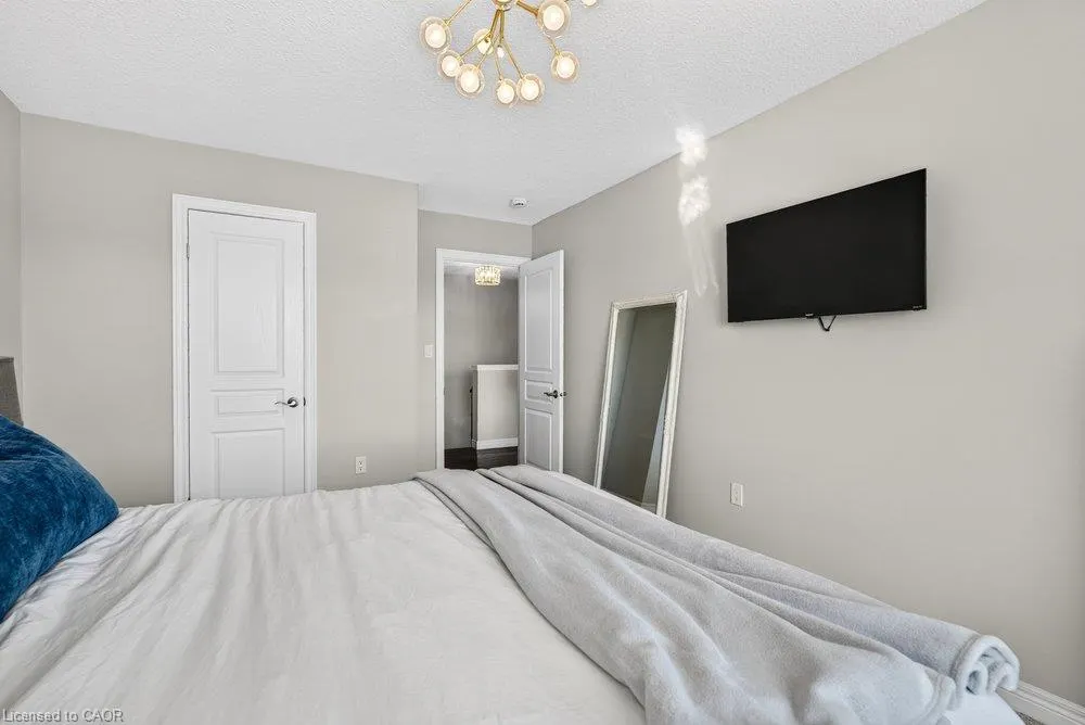9 Bloom Crescent