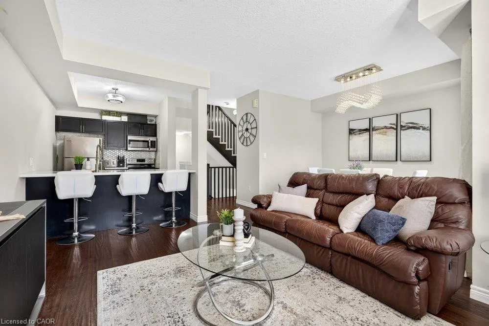 9 Bloom Crescent